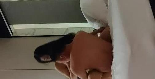 唐哥午夜寻花丰乳肥臀少妇啪啪，穿上开档肉丝69姿势口交，翘起屁股扶着小腰后入，上骑乘抱着屁股猛操